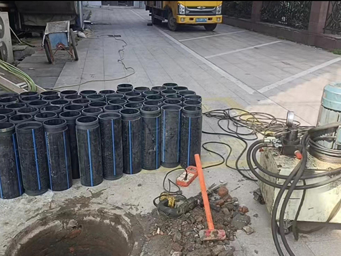 罗定PE置换管厂家 DN315置换管 非开挖管短管置换